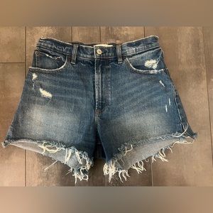 Abercrombie 4inch mom Jean shorts size 6
